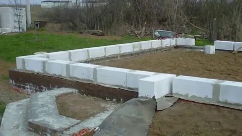 Первые ряды на фундамент