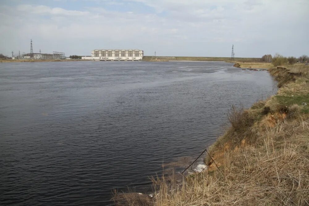 Русгидро уровень воды в рыбинском водохранилище. Рыбинск Ярославль водохранилище. Заболачивание Рыбинского водохранилища. Рыбинское водохранилище набережная. Городской округ город Рыбинск водохранилище.