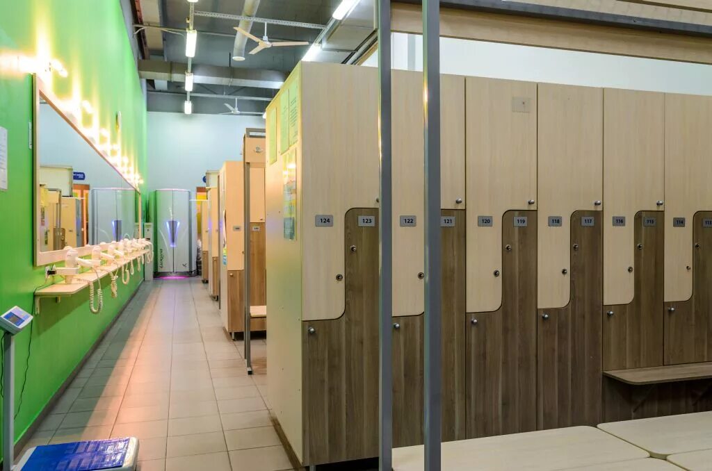 Фитнес континент. Алекс фитнес Новосибирск Континент. Алекс фитнес Троллейная 130. Фитнес клубы Новосибирска Континент. Шкафчики в Алекс фитнес.