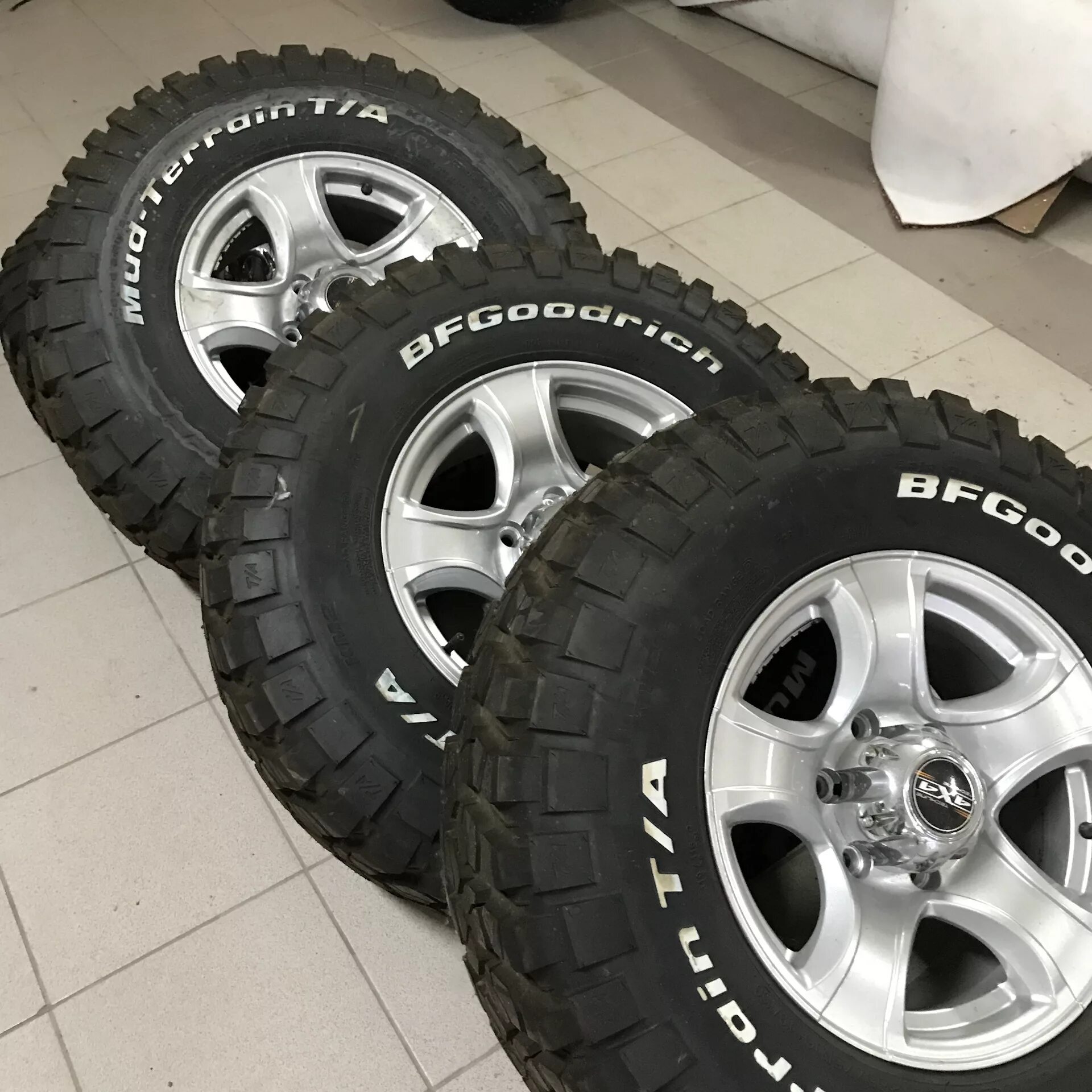 Pajero 4 BFGOODRICH Mud Terrain. Mitsubishi Pajero 3 265 75 r16. Pajero 3 265/75/16. 265/75 R16. Mitsubishi pajero шины