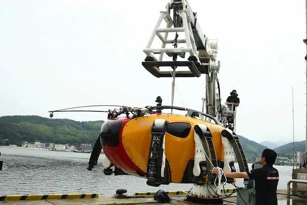 Крабоходы. Крабоход скай. Crabster cr200. Батискаф подводная лодка. Робот жук на ардуино.