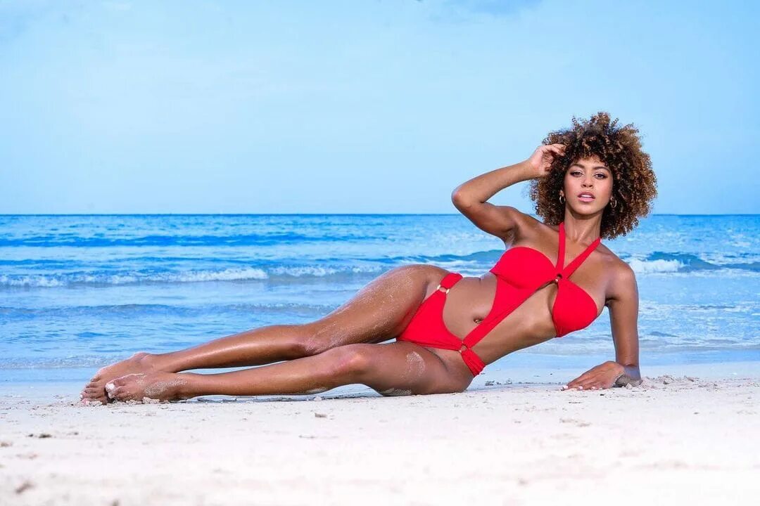 Мулатки в купальнике. Briana smith. briana smith модель. мулатки модели. briana smith фото.