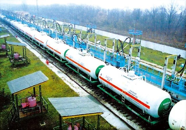 Газовый конденсат транспортировка. Газовый конденсат транспортировка. Татнефть цистерны жд. Цистерны суг модель 15-9872. Газовый конденсат транспортировка.