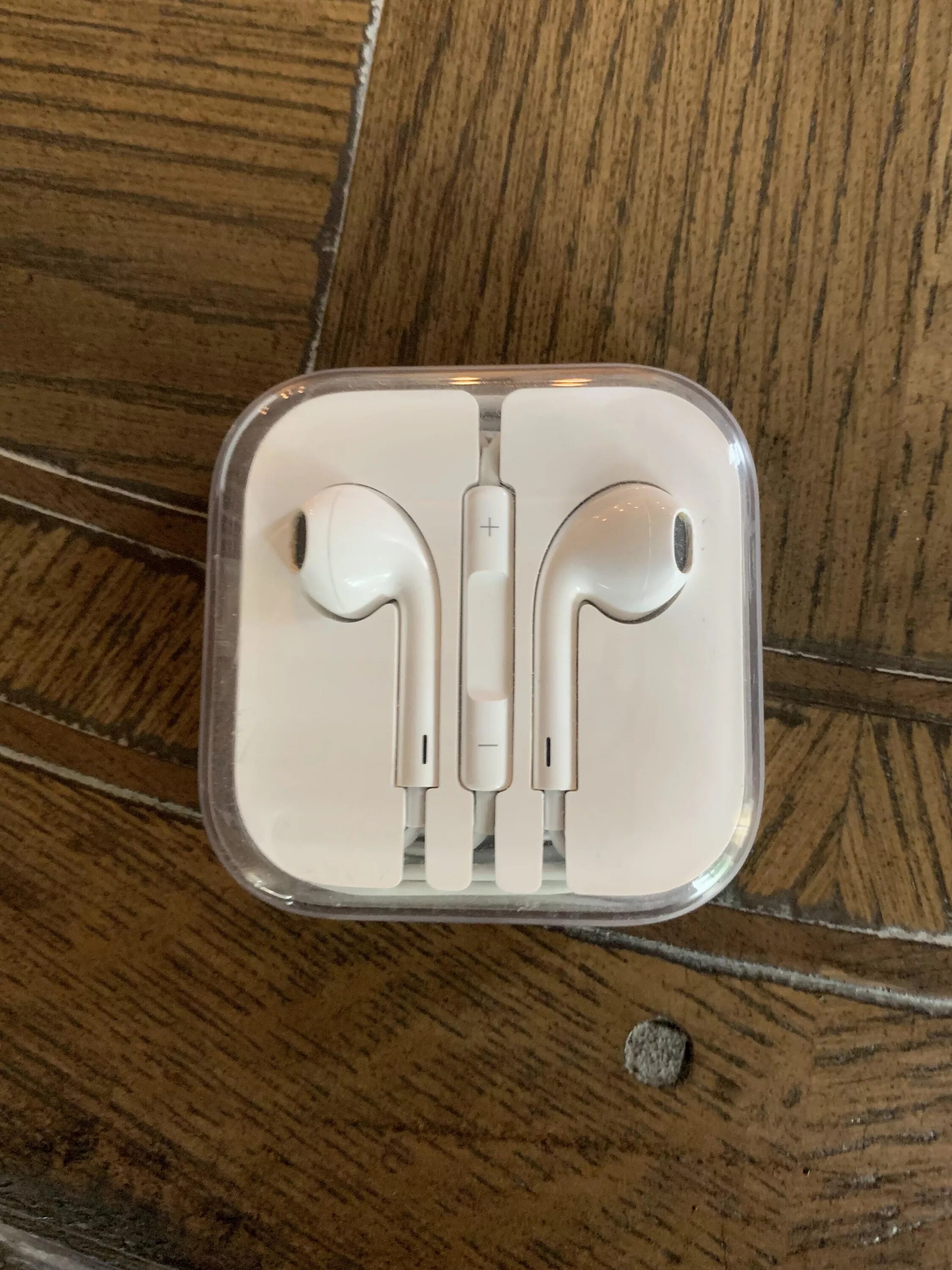 Apple pro наушники чехол. Apple Earpods 3 кейс. Apple Earpods Max. Наушники Apple Earpods 2. Наушники Apple Earpods Max.