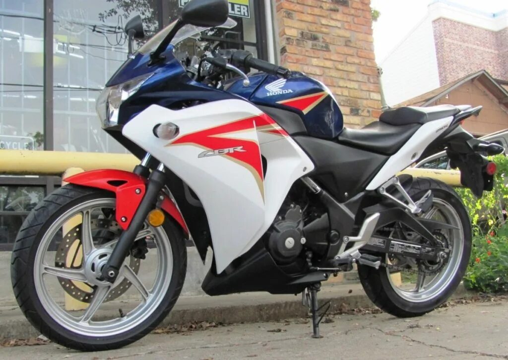 Купить honda 250. Honda cbr250r Sport. Хонда СБР 250. Honda 250 кубов. Хонда 250 спорт.