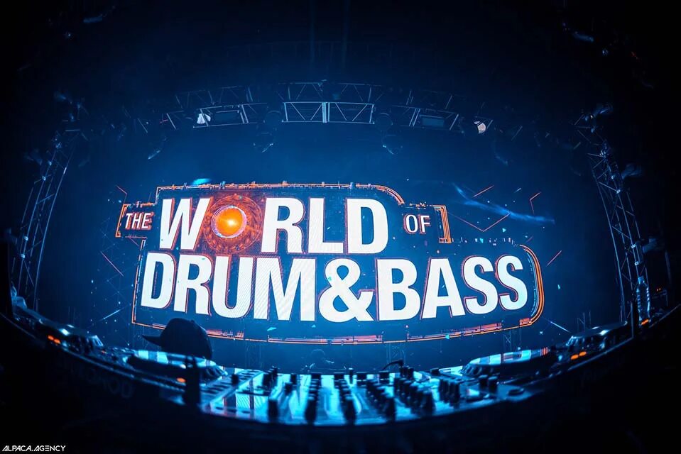 Drum bass треки. Drum and Bass. World of Drum and Bass. Drum and Bass картинки. World of Drum and Bass 2022.