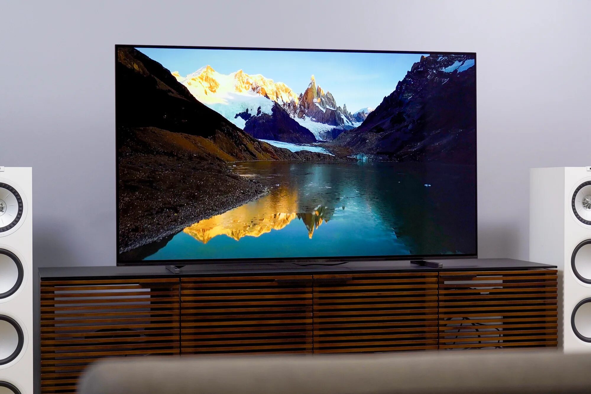 Телевизоры sony обзоры. Sony TV a80j. OLED a80j. Sony 65a80j. Sony a80j OLED.