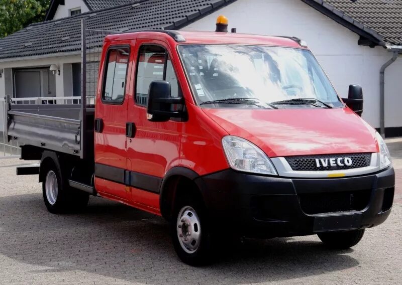 Iveco Daily 35c11. Ивеко Дейли с двойной кабиной. Ивеко Дэйли двойная кабина. Ивеко Daily 35c 13. Кабина дейли