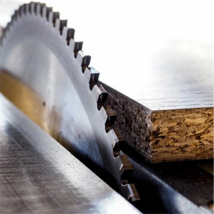 кромление радиусных деталей лдсп. распиловка лдсп. распил фанеры. распил тюмень. присадка в распиле.