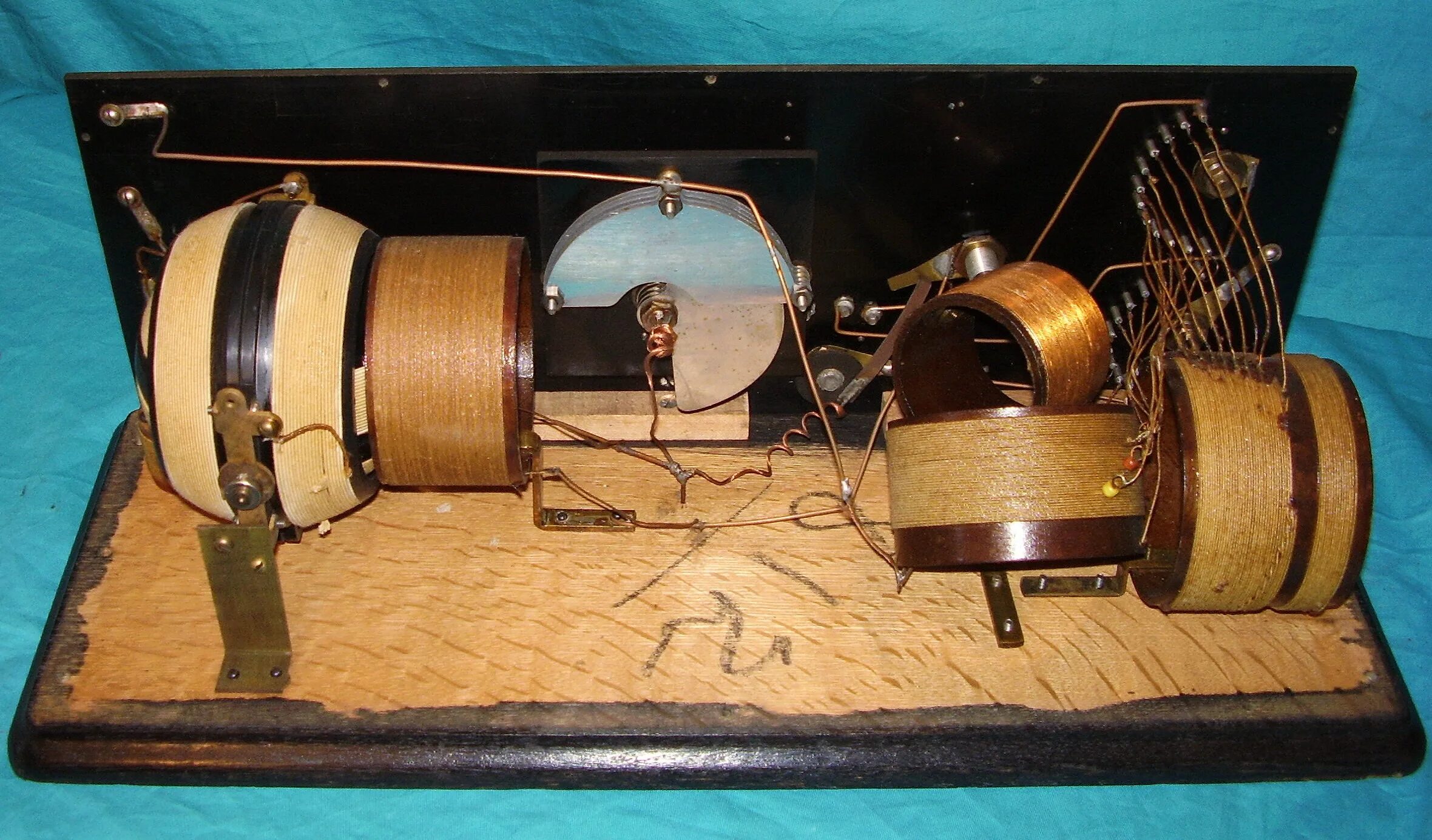 радиостанция попова 1901 г. детекторный радиоприёмник волна. сын приемник. детекторный радиоприемник громкоговорящий. сын приемник.