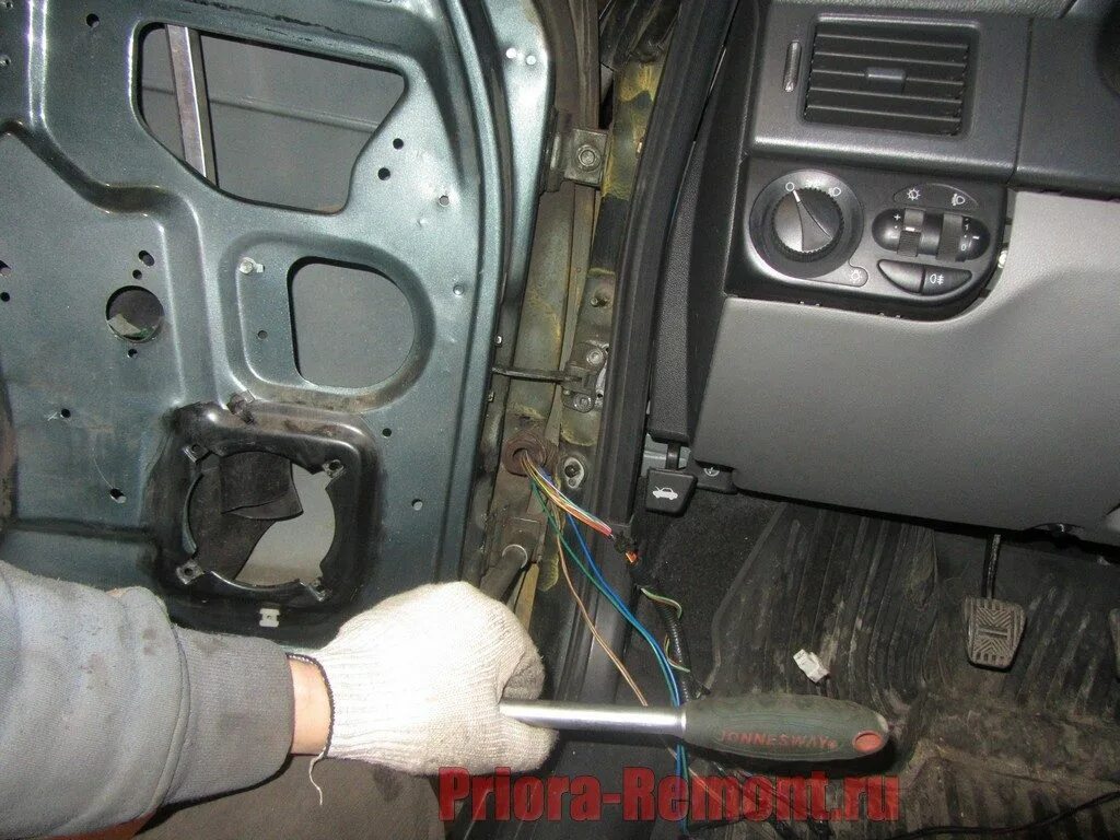 Передние динамики) - Lada Приора седан, 1,6 л, 2013 года автозвук DRIVE2