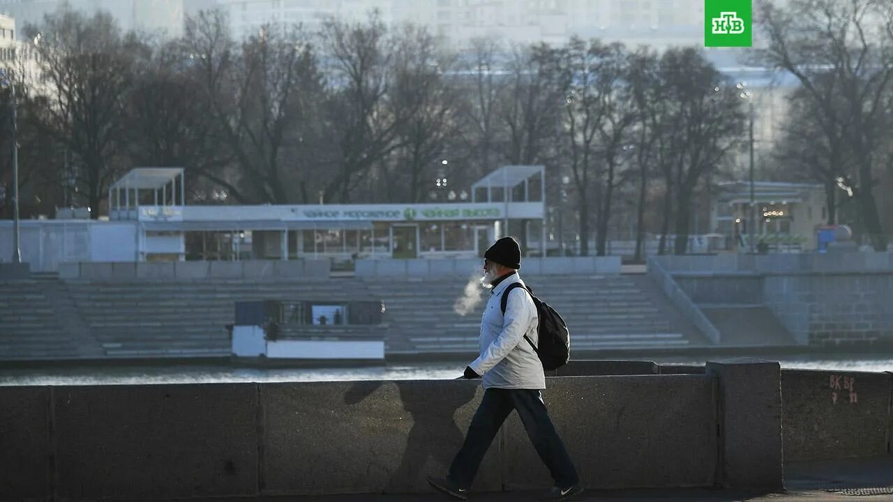 В москве побит рекорд атмосферного давления. Экстремальная погода в москве. Погода в москве. Красная площадь дождь. Аномальная жара в москве.