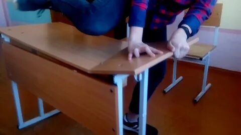 3 физических тела на парте
