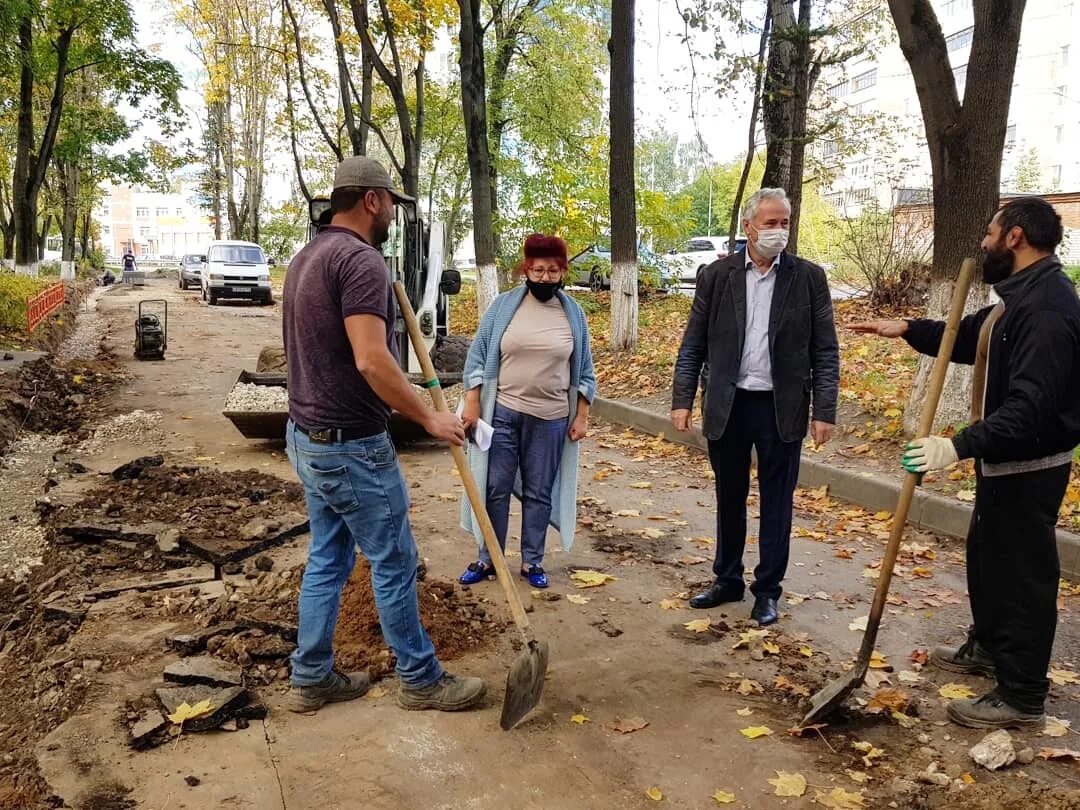 В ходе работ по благоустройству. Находка благоустройство 2025. тренды благоустройства 2025. озеленение екатеринбург 2025. мухарбий думанов начальник по благоустройству дворов.