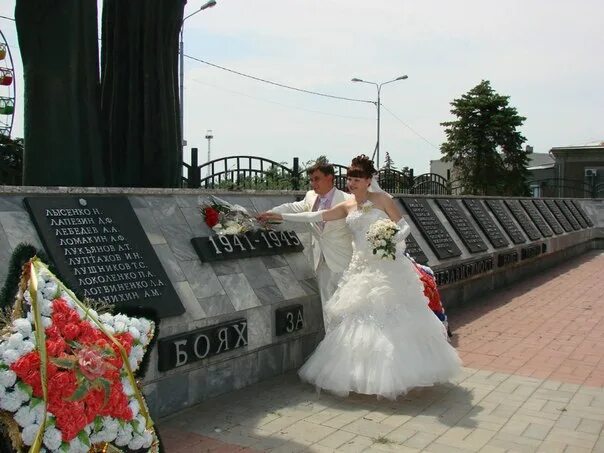 06 24. Самолёт миг 21 памятник волгоград. 06 24. Морозовск ростовская область. Морозовск ростовская обл тексер.