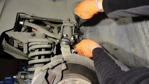 Замена передних тормозных колодок нива видео