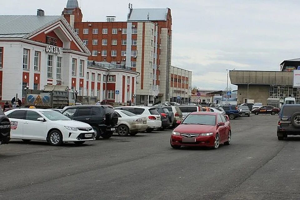 Привокзальная площадь Барнаул. Барнаул вокзал платная парковка. Платная стоянка Барнаул. Площадь вокзала Барнаул. Барнаул бесплатнее ру