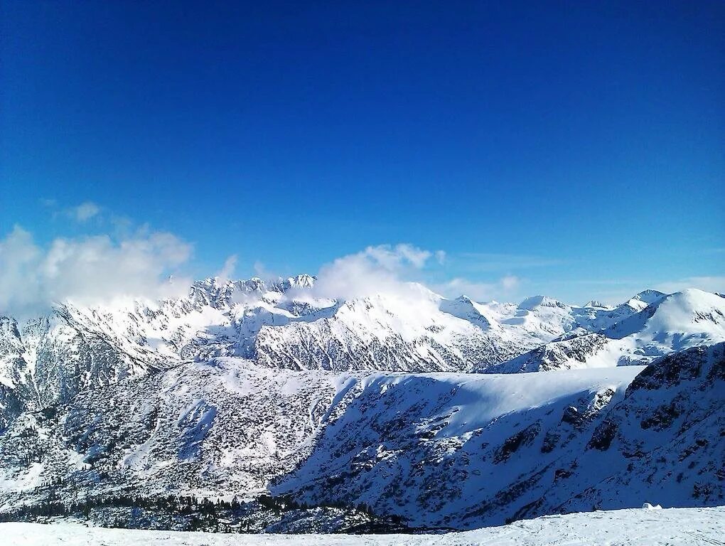 Разлог. Разлог горы. Three Mountains. Картинки три горы Трехгорного.