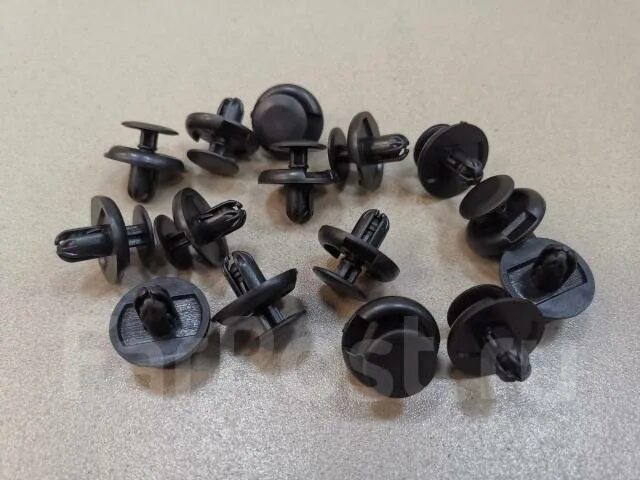 Toyota 90467-07164. Клипсы suzuki grand vitara. Клипсы сузуки гранд витара для подкрылков. Клипса крепежная сузуки. Клипса судзуки гранд витара.