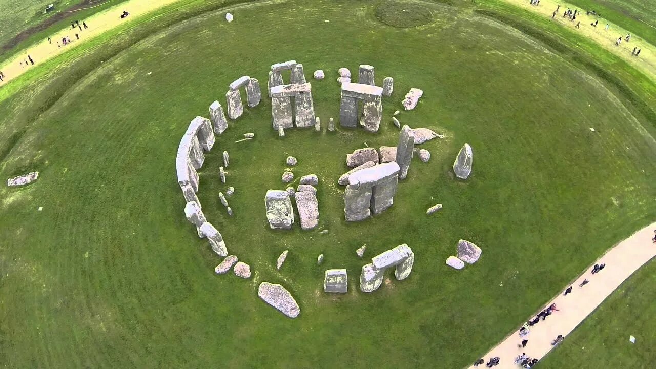 Building stonehenge егэ. Стоунхендж москва сокольники. стоунхендж из космоса. stonehenge bts. стоунхендж со спутника.