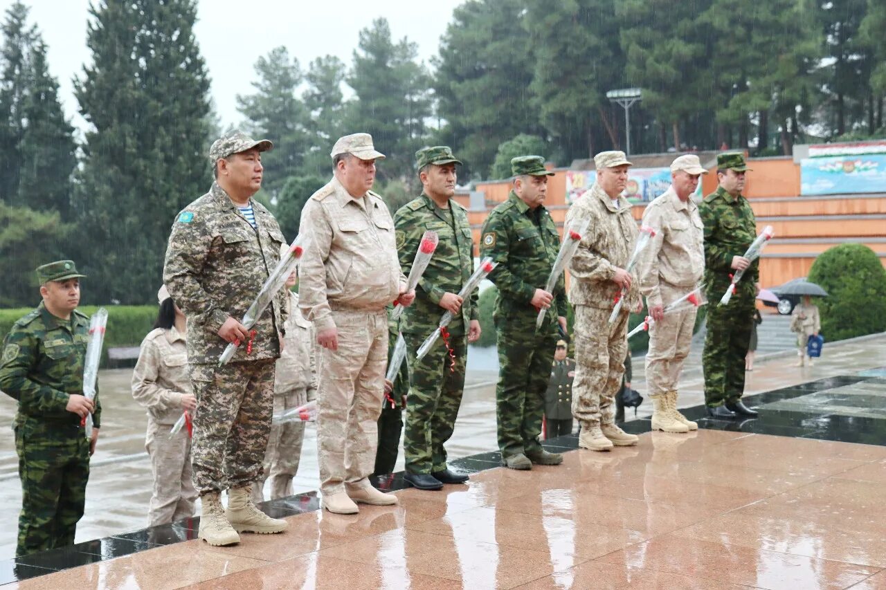 Победа душанбе. Одкб «рубеж-2025». парк победы душанбе. военнослужащие. учения стран одкб «рубеж-2025».