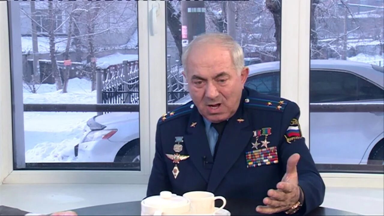 Тайгиб омарович толбоев. Герой россии тайгиб толбоев. толбоев тайгиб омарович летчик испытатель. тайгиб омарович толбоев полковник.