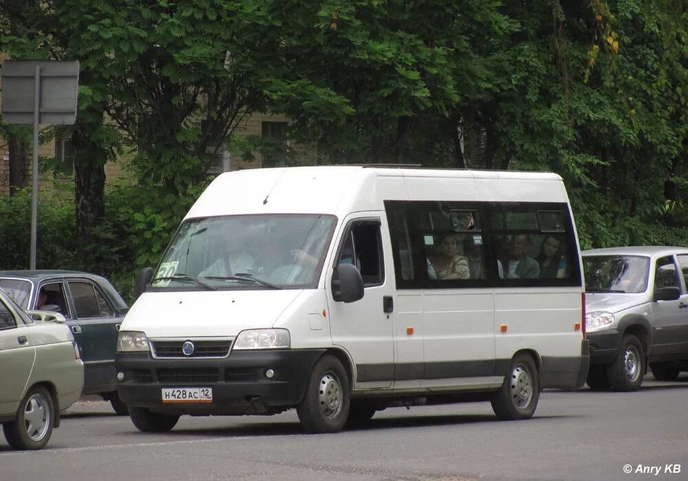 Маршрутки в йошкар оле. Маршрутка 30 йошкар ола. Йошкар-олинский автобус. Фонарь задний газ 322132. Маршрутка 30 новосибирск с остановками.