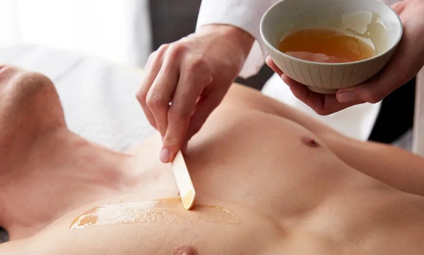 Мужская депиляция воском. Мужской шугаринг. Waxing brazilian men. Man waxing. Waxing brazilian men.