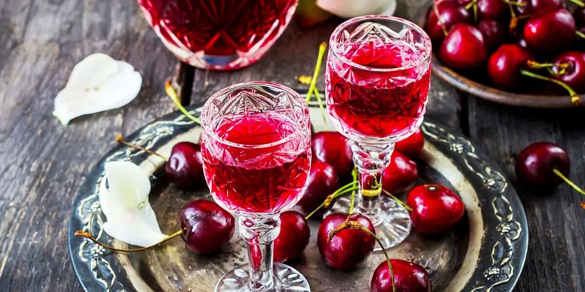 Вишневая настойка рецепт приготовления. Вишневая наливка. вишневка наливка. вишневая настойка. вишневка настойка.