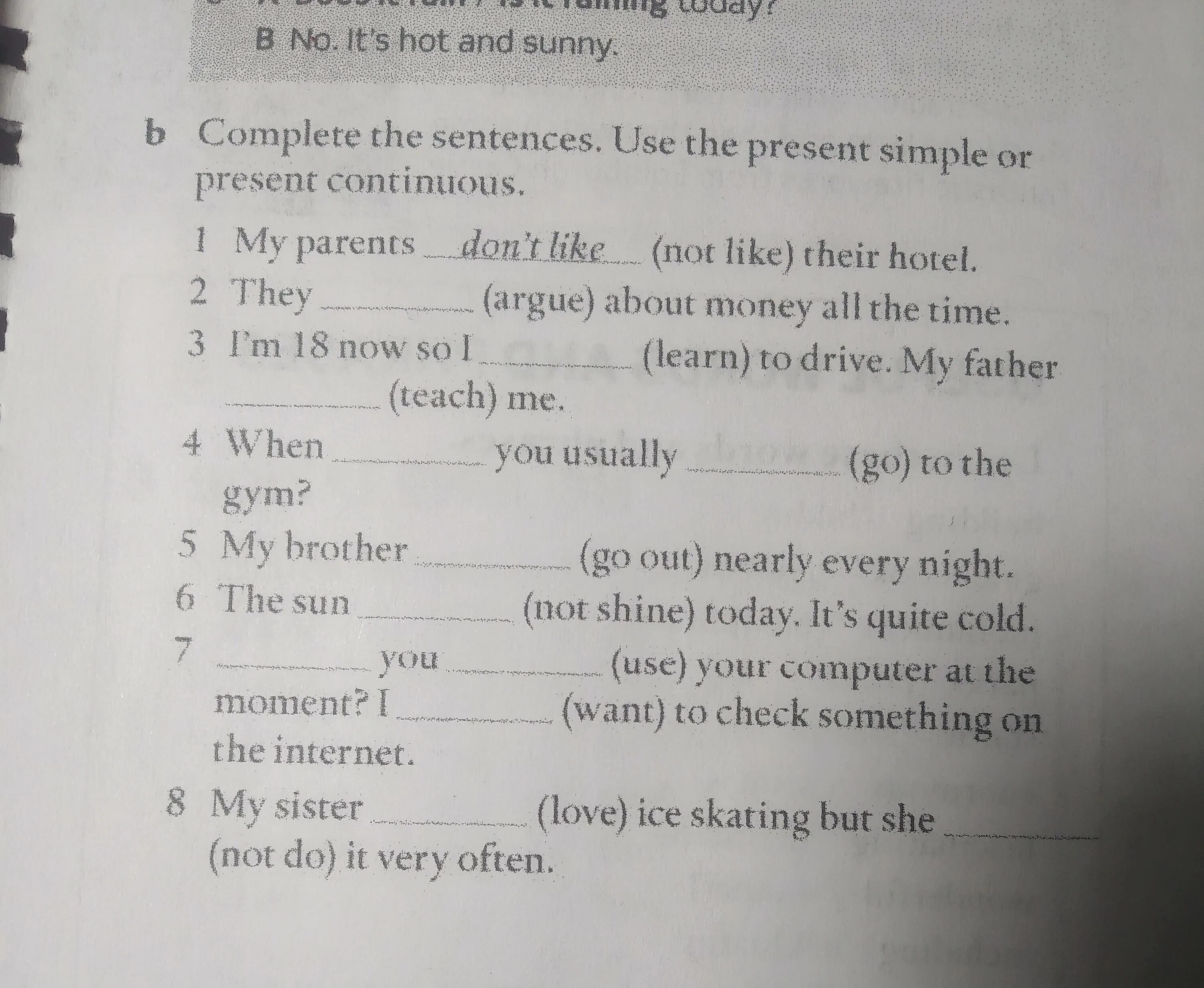 Complete the sentences using past continuous. Complete the sentences with the present simple or present Continuous. Complete the sentences using present Continuous. Complete the sentences with the present simple or present Continuous of the verbs ответы. Use present Continuous to complete the sentences 5 класс.