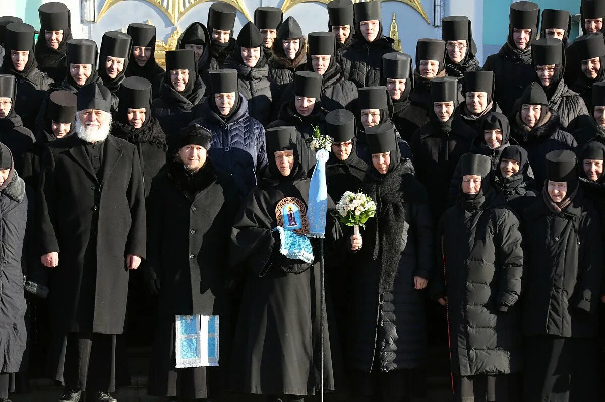 игуменья сергия настоятельница серафимо дивеевского монастыря. монахини дивеевского монастыря. игумения лукиана рысева. монахиня скит дивеевского монастыря. дивеево монахиня.