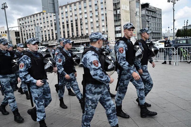 Военное положение. Военное положение в Москве. Военное положение фото. Военное положение Россия полиция.