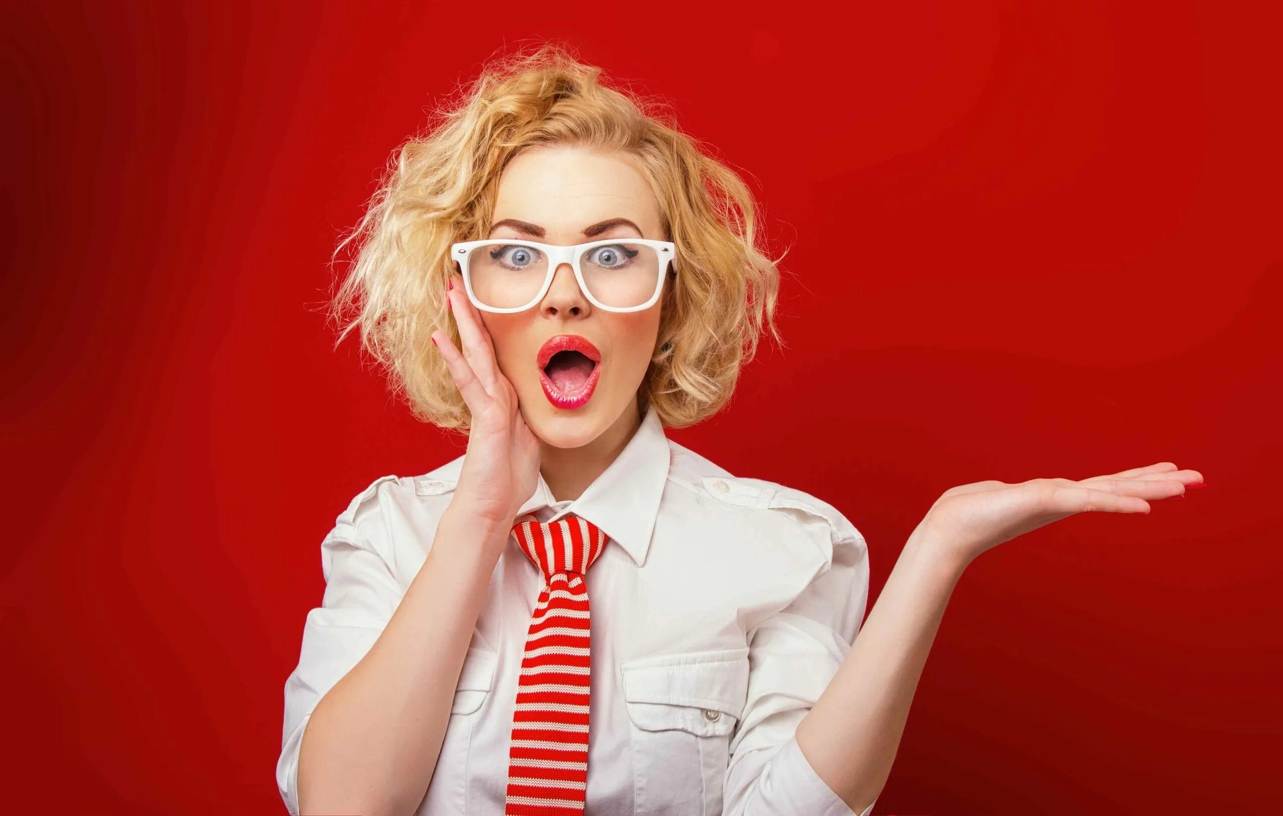 удивленное лицо предложение. удивленные лица. напуганный мужчина. девушка улыбается. мистер бин фейс.