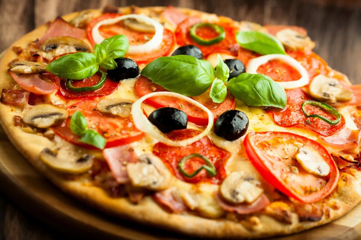 Самая вкусная страница. Пицца Примавера. Пицца Пронто Милано. Итальянская кухня. Сочная пицца.