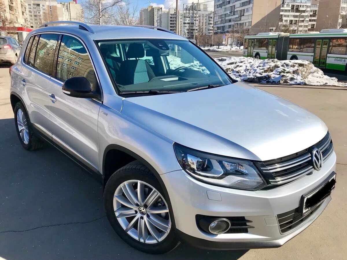 Volkswagen Tiguan 2.0 Рестайлинг. Volkswagen Tiguan 2.0 at, 2013. Volkswagen Tiguan 2013 года. VW Tiguan 2013. Volkswagen tiguan 2.0 at