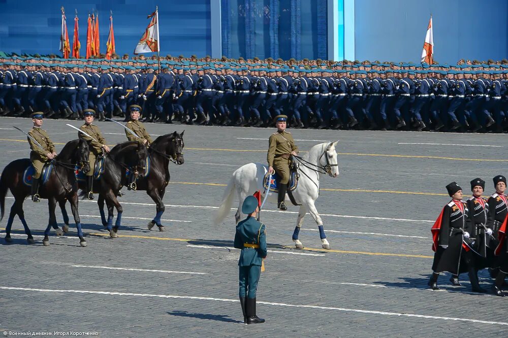 9 мая 2015 год. Парад на красной площади 2015 года. Конный парад на красной площади. Парад Победы 2015 в Москве. Парад Победы 2004 года на красной площади.