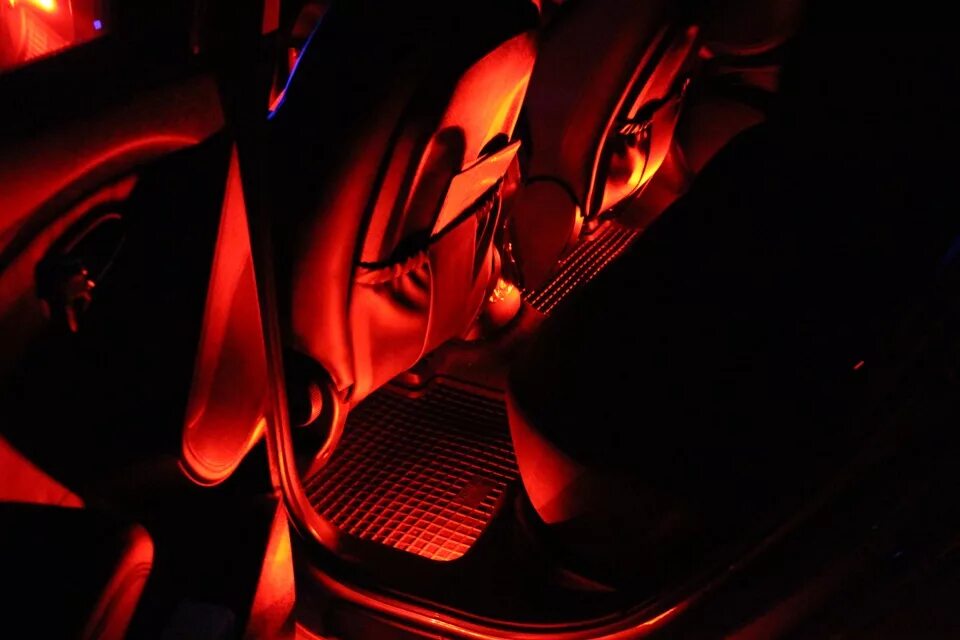 Установка подсветки дверей. Подсветка дверей ix35. rgb подсветка дверей. динамическая подсветка двери. saab подсветка дверей.