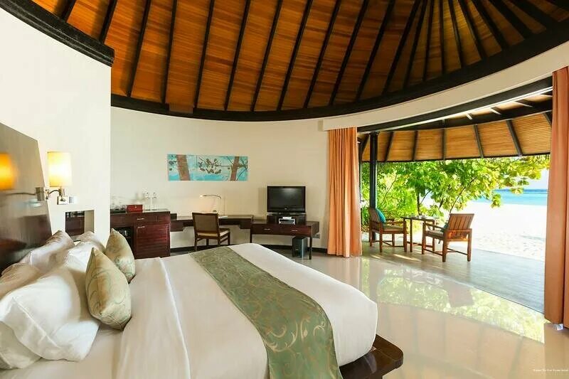 Sun siyam iru fushi deluxe beach villa with pool. Siam siam iru fushi. Отель сан сиам мальдивы. Sun siyam iru fushi 5 мальдивы. Sun siyam iru fushi бассейн.
