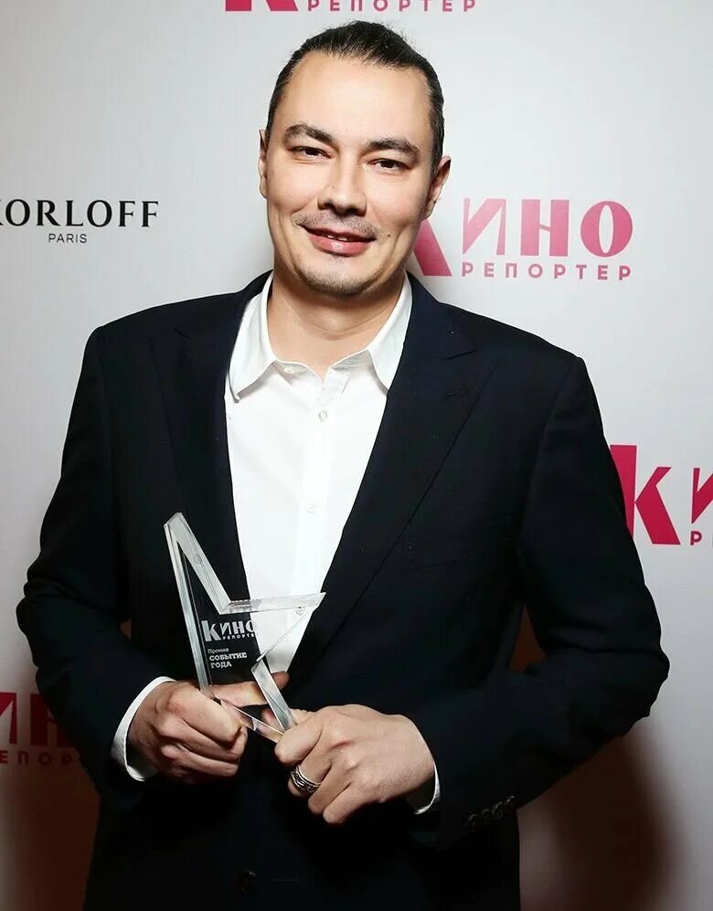 Жора крыжовников почему такой псевдоним. Жора крыжовников. андрей першин жора крыжовников. жена крыжовникова. жора крыжовников фото.