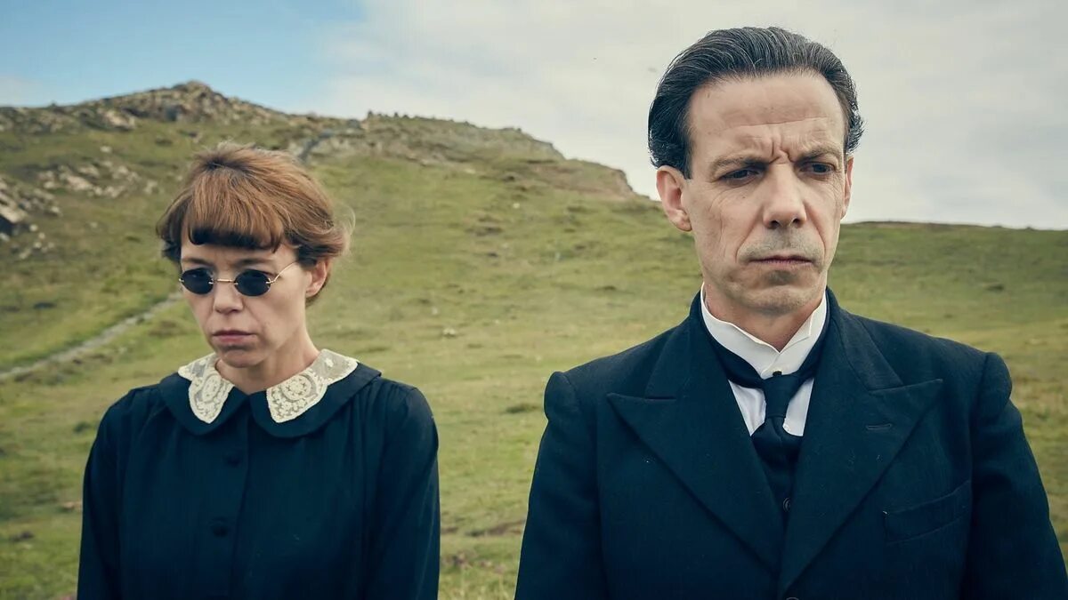 Then there were two. Десять негритят Сюрреал. Мистер Роджерс десять негритят сериал. Этель Роджерс 10 негритят. Миссис Роджерс.