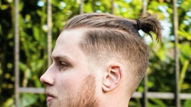 Мужская стрижка с хвостиком Pin on Разное Man bun hairstyles, Long hair styles men, Beard hairstyle