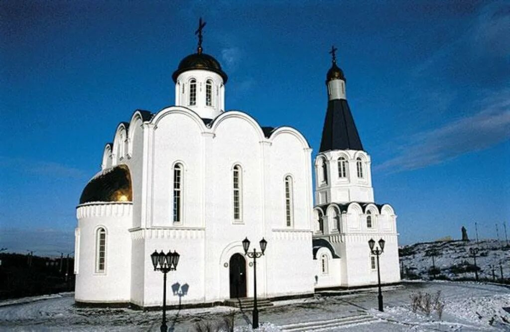 Храм спаса на водах мурманск расписание. Спас на Водах Мурманск. Мурманск спас на Водах и Маяк. Церковь Спаса на Водах Мурманск. Це́рковь Спаса на Водах.