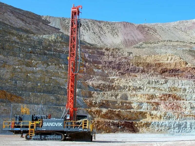 Что добывают буровой установкой. Sandvik dr410i. буровой станок sandvik. sandvik d245s. sandvik mining and rock technology.