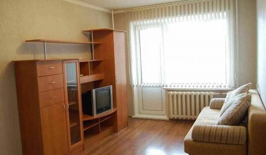 Комната с балконом без ремонта. Квартира в хрущевке без ремонта. Хрущёвка 2 комнатная. Авито хрущевка двухкомнатная. Авито хрущевка двухкомнатная.