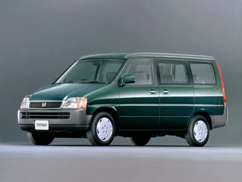 Honda stepwgn 1999. Хонда степвагон 1 поколения. Honda stepwgn 1997. Honda stepwgn spada 5. Хонда степвагон 1 поколения.