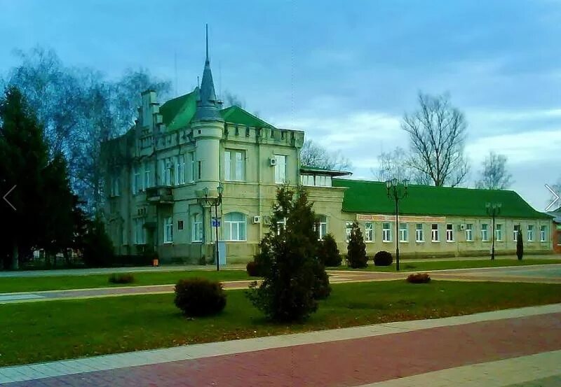 Город грайворон белгородской области. Дом купца Дмитренко Грайворон. Парк Шухова Грайворон. Грайворон Белгородская область. Центр города Грайворон Белгородская область.