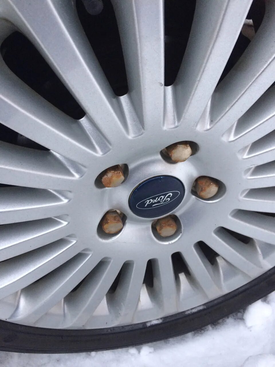 Диск колесный на форд фокус. Диск r16 ford focus. Колеса форд фокус r16. Диски литые r16 на форд фокус. Диски форд фокус 2 r16.