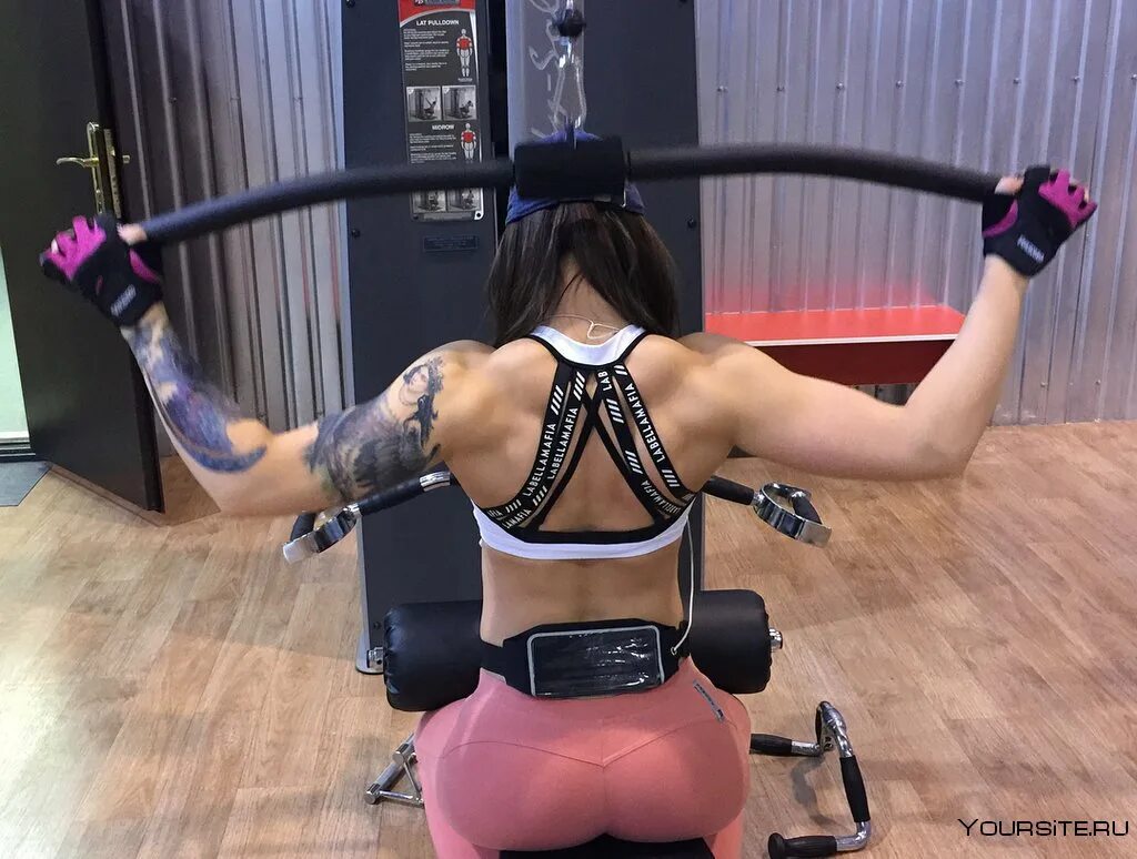 Здание качалки. Айрон фитнес сергиев посад. Iron fitness долгопрудный тренеры. Айрон фитнес сергиев посад фото. Фитнес айрон посад.