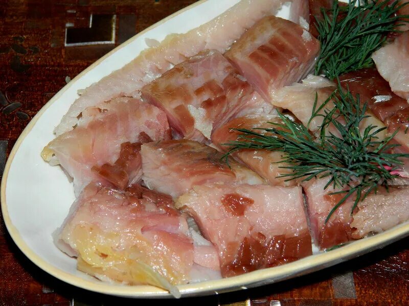Как посолить омуль быстро и вкусно. Омуль байкальский мясо. омуль малосольный. омуль филе с/с в/у.