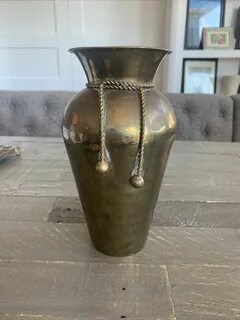 Вазы из металла